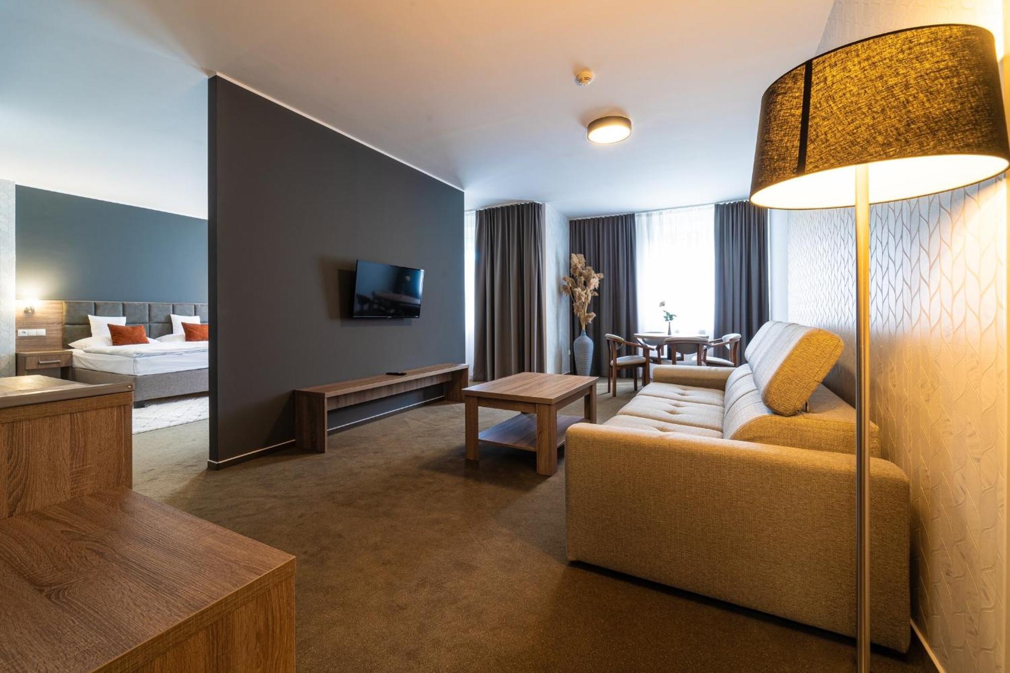 Hotel Slavia Svidnik Spa & Restaurant Kültér fotó