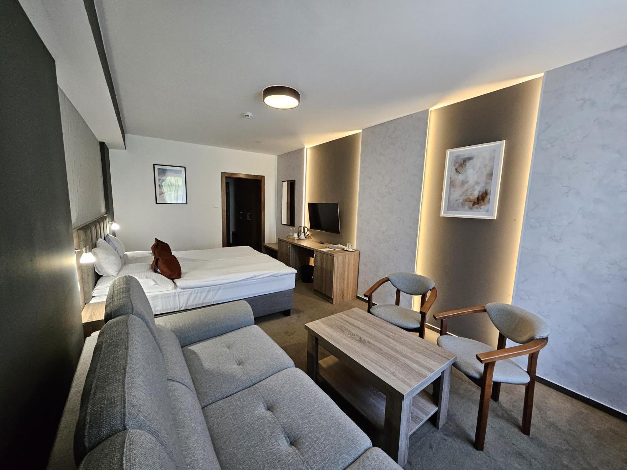 Hotel Slavia Svidnik Spa & Restaurant Kültér fotó