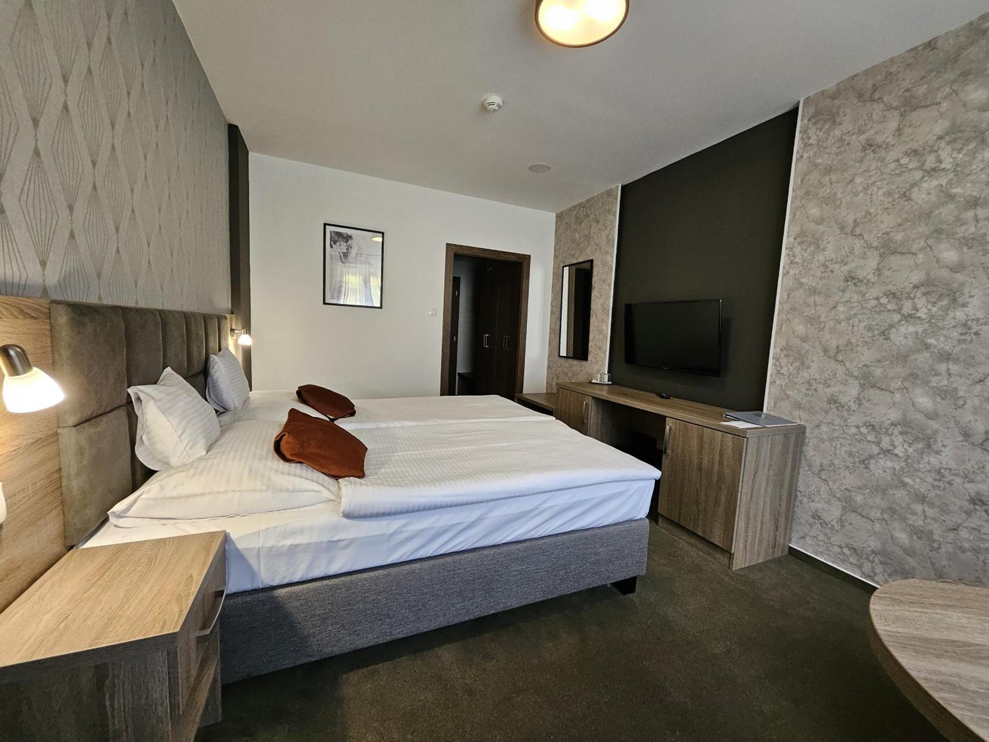 Hotel Slavia Svidnik Spa & Restaurant Kültér fotó