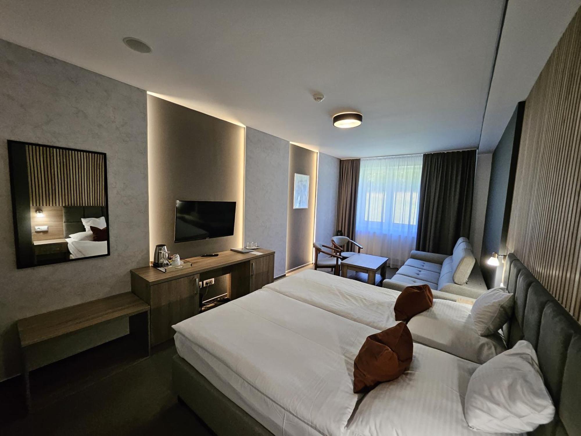 Hotel Slavia Svidnik Spa & Restaurant Kültér fotó