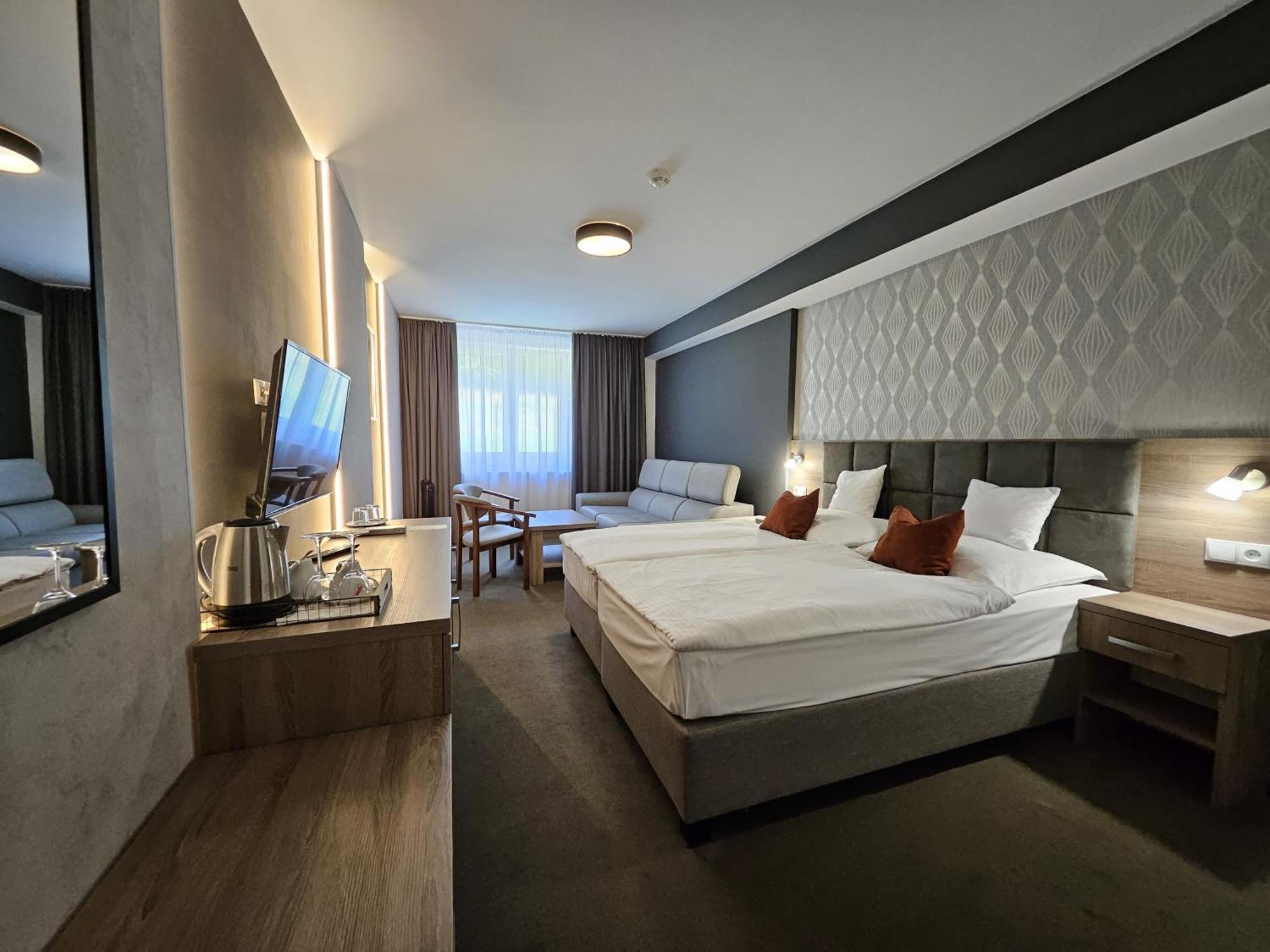 Hotel Slavia Svidnik Spa & Restaurant Kültér fotó